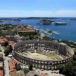 6985b * Pula