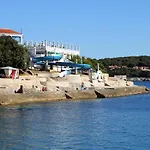 6985b * Pula