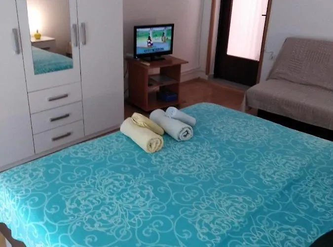 6985b Apartment